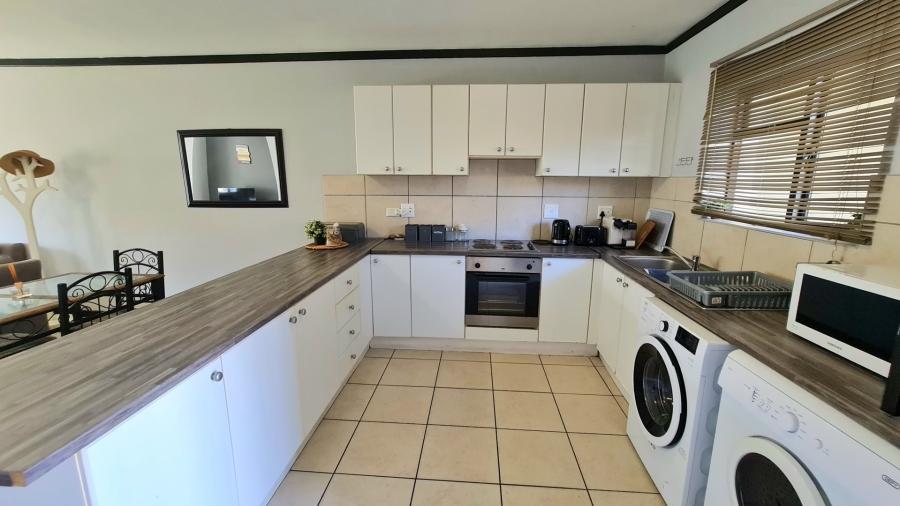 2 Bedroom Property for Sale in Bowtie Western Cape